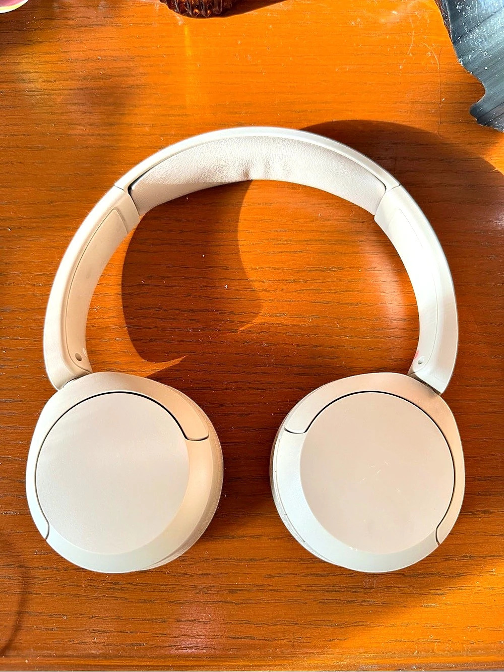 Sony WH-CH250 Wireless Noise-Canceling Headphones in Cappuccino